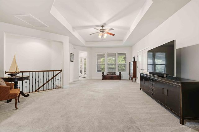 15200 Spillman Ranch LOOP, Austin, TX 78738