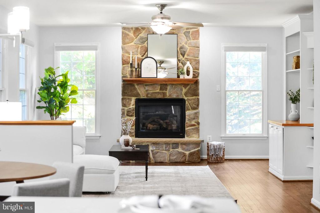 Image 2 of property listing at 4730 CALEB WOOD CT, Mount Airy, MD 21771