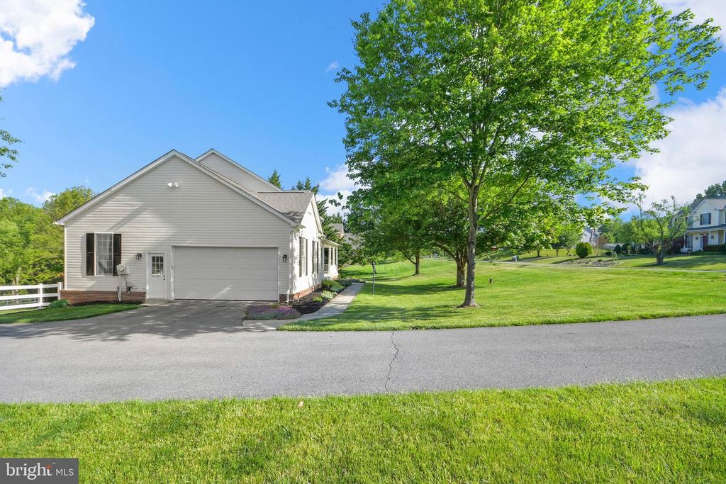 Image 39 of property listing at 4730 CALEB WOOD CT, Mount Airy, MD 21771