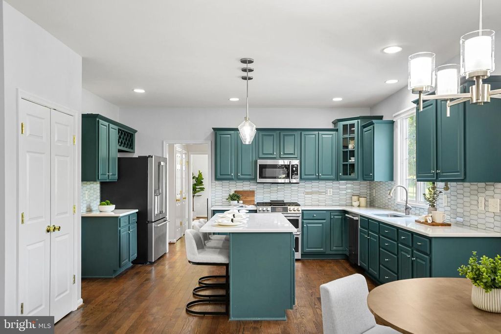 Image 5 of property listing at 4730 CALEB WOOD CT, Mount Airy, MD 21771