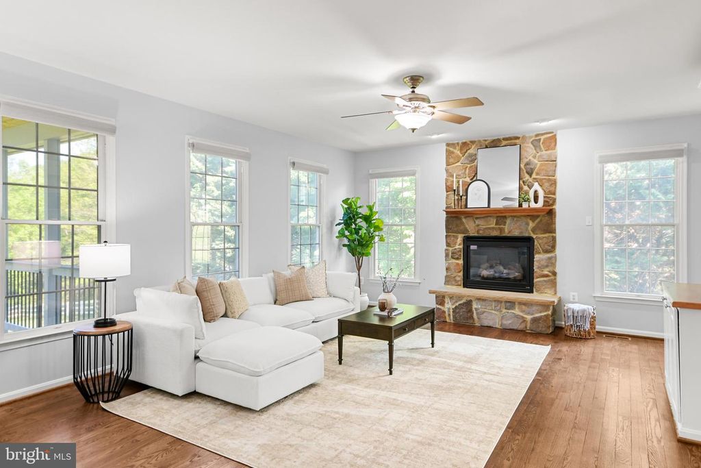 Image 7 of property listing at 4730 CALEB WOOD CT, Mount Airy, MD 21771