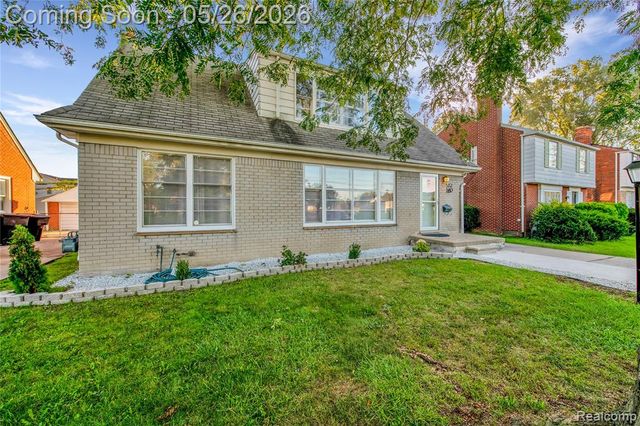 580 Alter Road, Detroit, MI 48215