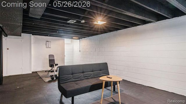 580 Alter Road, Detroit, MI 48215