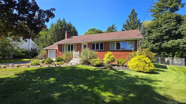 29 Kinry Road, Poughkeepsie, NY 12603