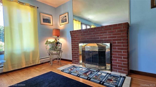 29 Kinry Road, Poughkeepsie, NY 12603