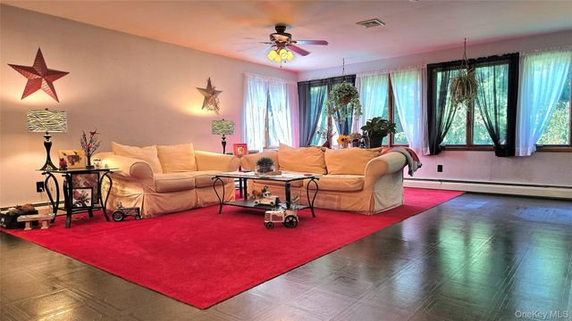 29 Kinry Road, Poughkeepsie, NY 12603