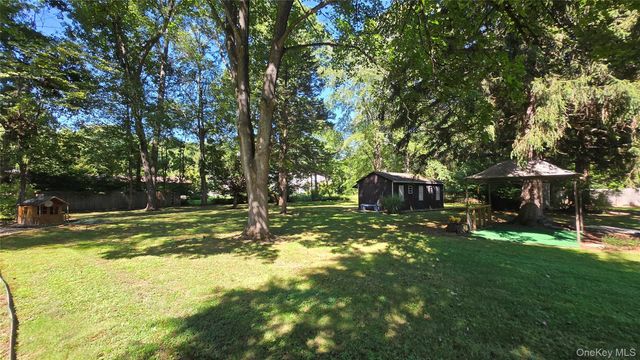 29 Kinry Road, Poughkeepsie, NY 12603