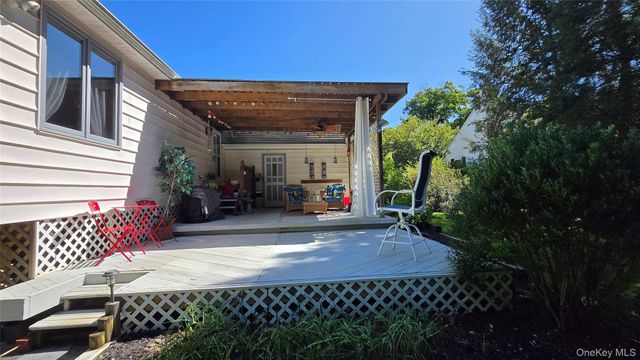 29 Kinry Road, Poughkeepsie, NY 12603