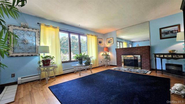 29 Kinry Road, Poughkeepsie, NY 12603