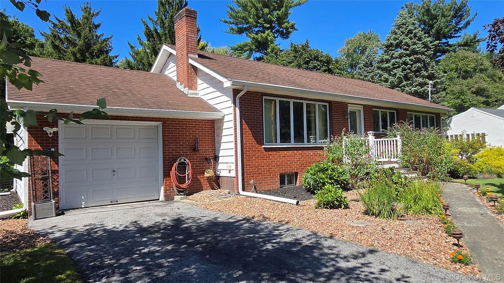 29 Kinry Road, Poughkeepsie, NY 12603