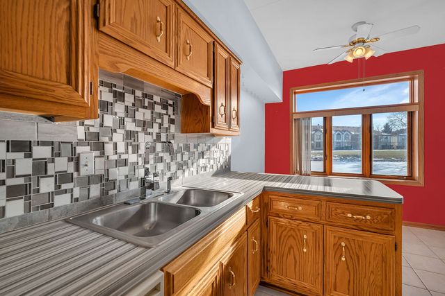 6413 Pine Trail Lane 2, Tinley Park, IL 60477