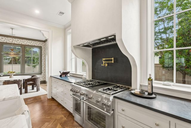 1323 Wayne Street, Mount Pleasant, SC 29464