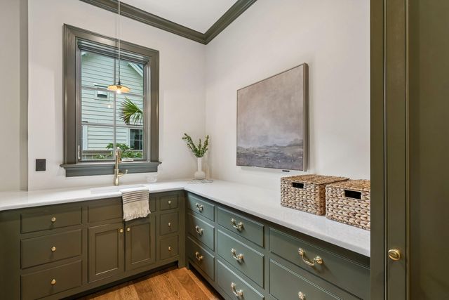 1323 Wayne Street, Mount Pleasant, SC 29464