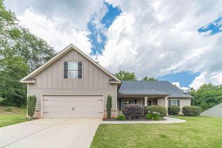 511 Lena Drive, Hoschton, GA 30548