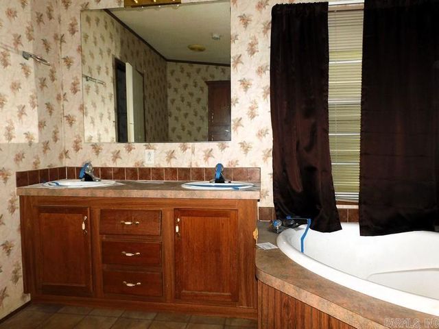 350 TRAM ESTATES Lane, Malvern, AR 72104