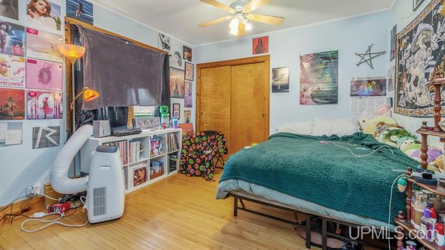 1305 W B Street, Iron Mountain, MI 49801