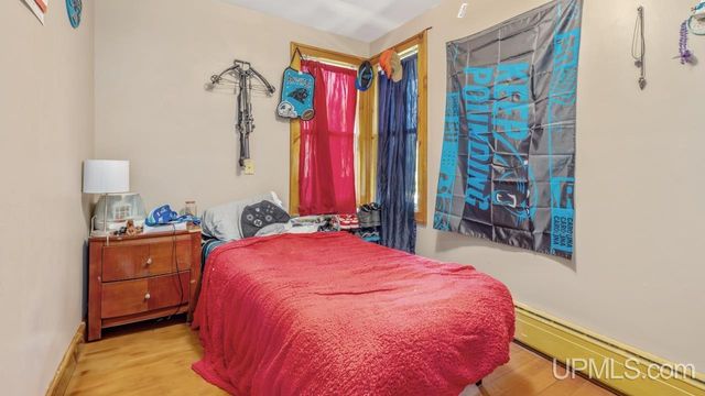 1305 W B Street, Iron Mountain, MI 49801