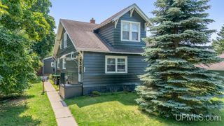 1305 W B Street, Iron Mountain, MI 49801