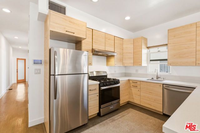 3429 Edgehill Drive 1, Los Angeles, CA 90018