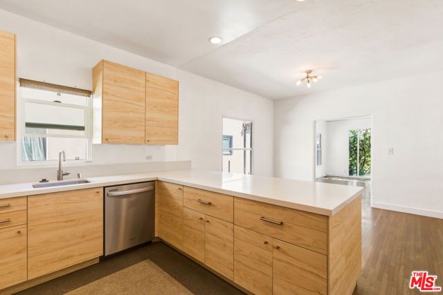 3429 Edgehill Drive 1, Los Angeles, CA 90018