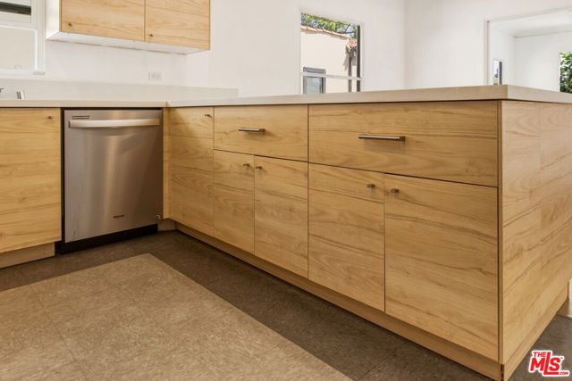 3429 Edgehill Drive 1, Los Angeles, CA 90018