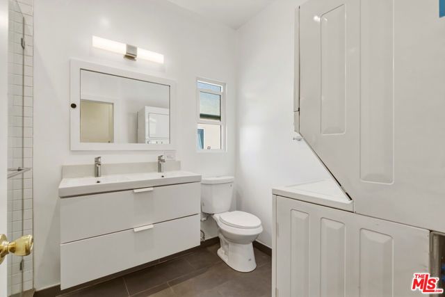 3429 Edgehill Drive 1, Los Angeles, CA 90018