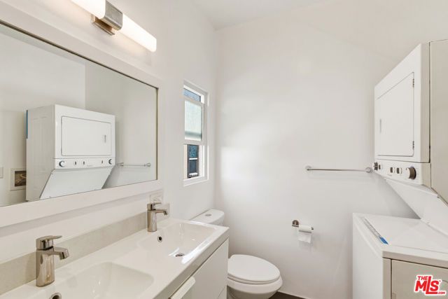 3429 Edgehill Drive 1, Los Angeles, CA 90018