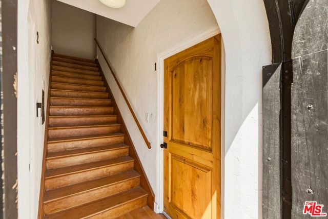 3429 Edgehill Drive 1, Los Angeles, CA 90018