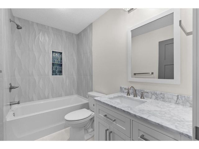 425 W 8th Street #22, New Richmond, WI 54017