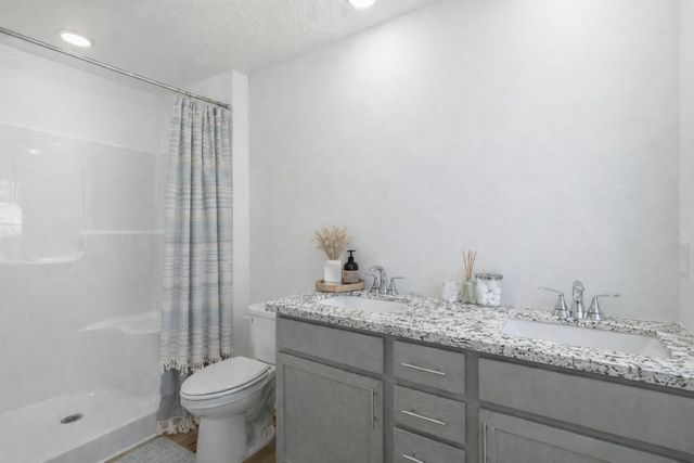 4084 E Wilson's Valley Boulevard, Brookline, MO 65619