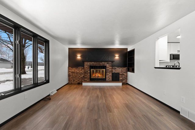 409 EASY STREET, Green Bay, WI 54311