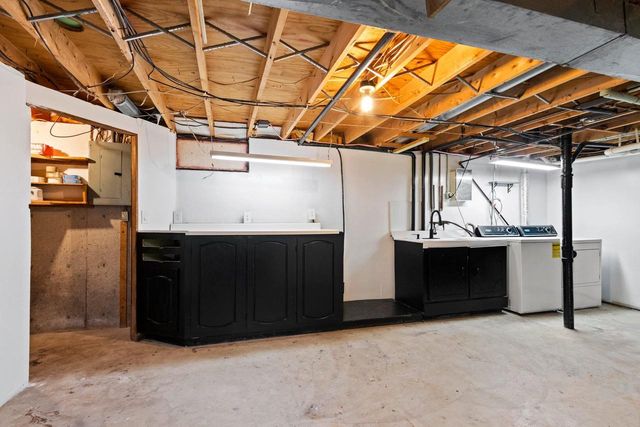 409 EASY STREET, Green Bay, WI 54311