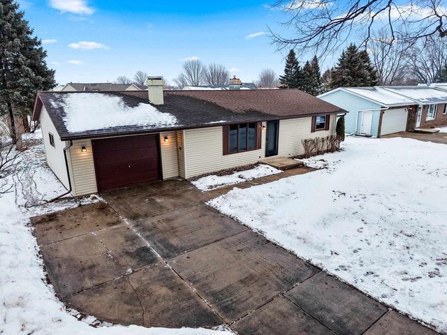 409 EASY STREET, Green Bay, WI 54311