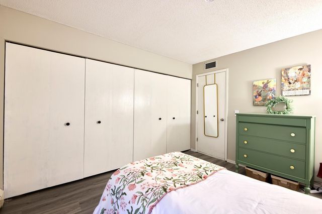 5140 W 102nd Street 304, Bloomington, MN 55437