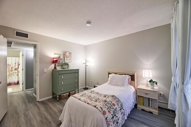 5140 W 102nd Street 304, Bloomington, MN 55437