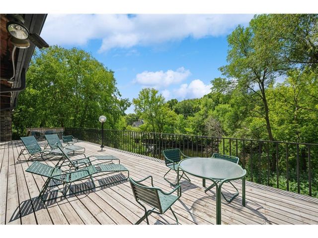 5140 W 102nd Street 304, Bloomington, MN 55437