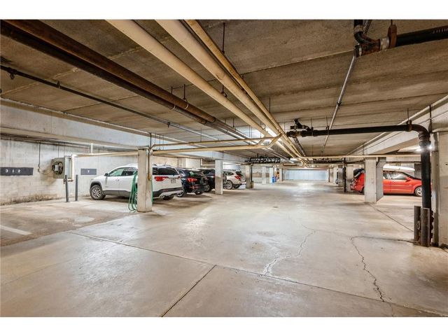 5140 W 102nd Street 304, Bloomington, MN 55437