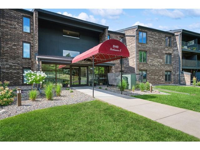 5140 W 102nd Street 304, Bloomington, MN 55437