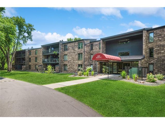 5140 W 102nd Street 304, Bloomington, MN 55437