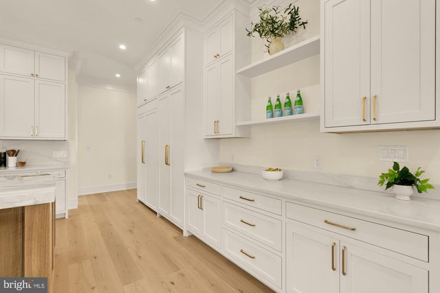 9105 SEVEN LOCKS RD, Bethesda, MD 20817