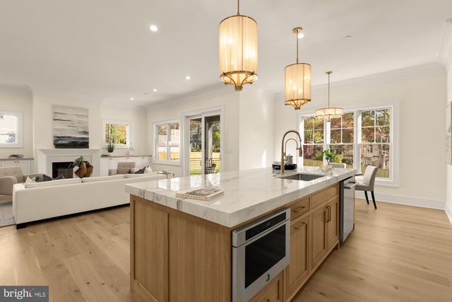 9105 SEVEN LOCKS RD, Bethesda, MD 20817