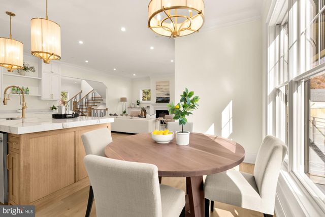 9105 SEVEN LOCKS RD, Bethesda, MD 20817