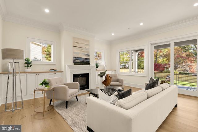 9105 SEVEN LOCKS RD, Bethesda, MD 20817