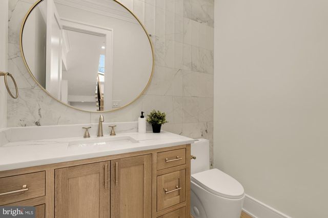 9105 SEVEN LOCKS RD, Bethesda, MD 20817