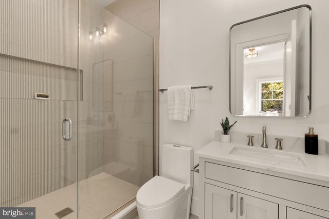 9105 SEVEN LOCKS RD, Bethesda, MD 20817