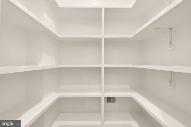 9105 SEVEN LOCKS RD, Bethesda, MD 20817