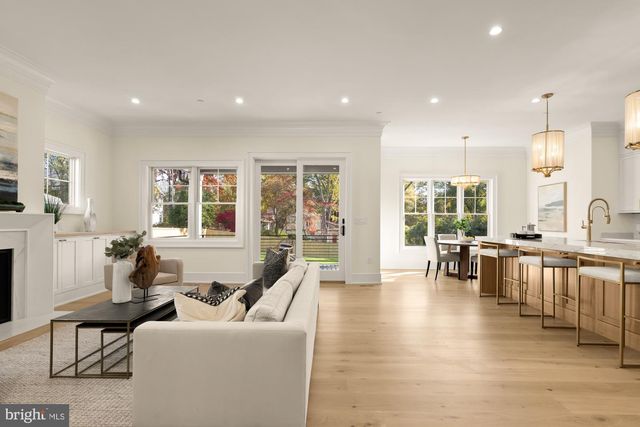 9105 SEVEN LOCKS RD, Bethesda, MD 20817