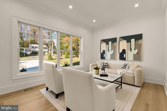 9105 SEVEN LOCKS RD, Bethesda, MD 20817