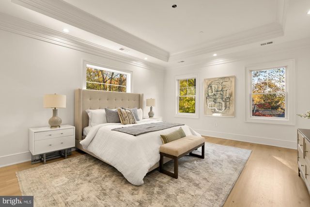 9105 SEVEN LOCKS RD, Bethesda, MD 20817