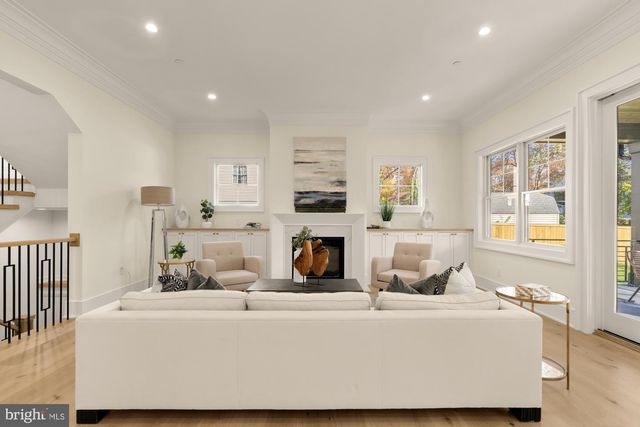 9105 SEVEN LOCKS RD, Bethesda, MD 20817